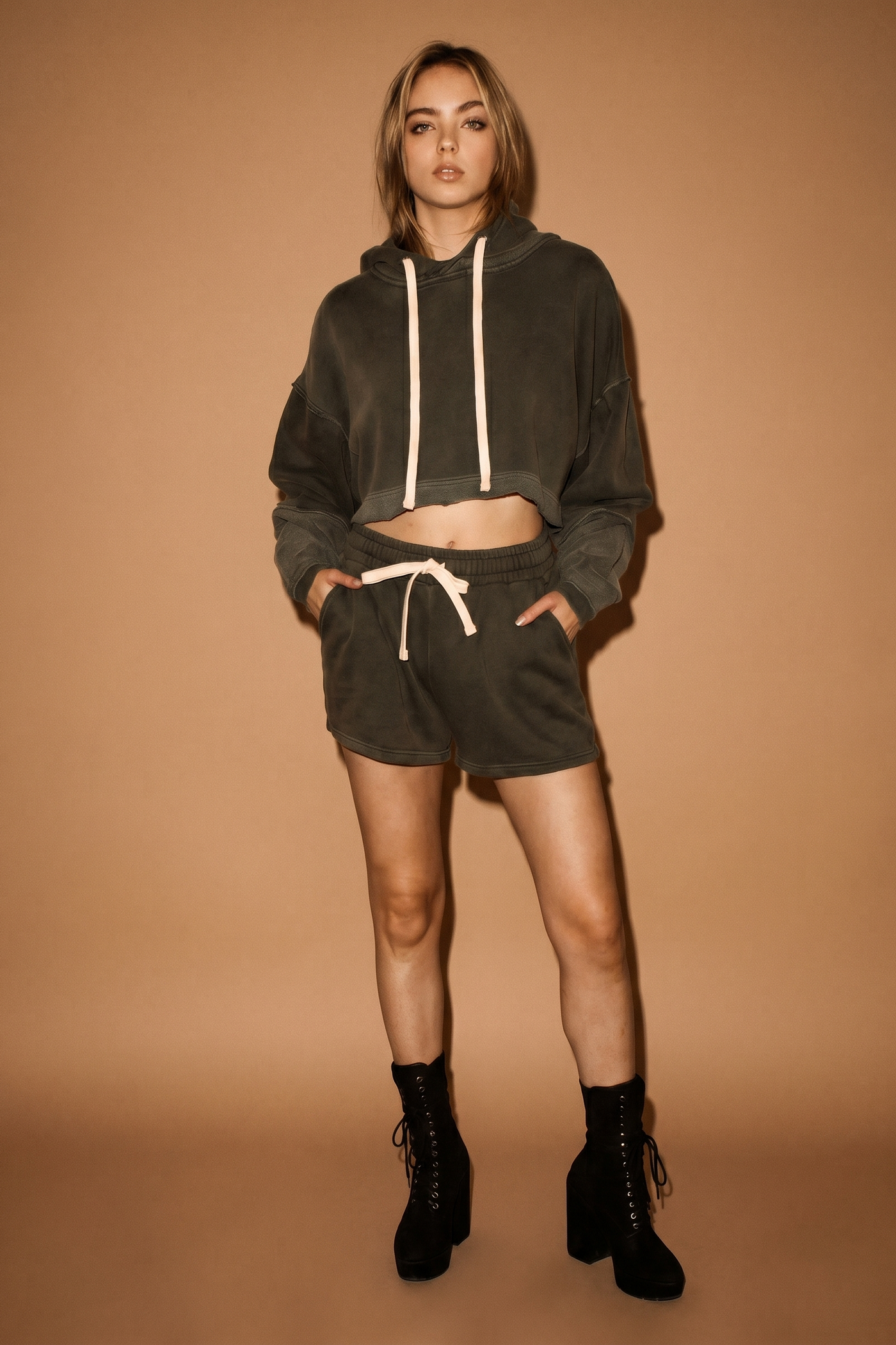 The Bonnie Cropped Hoodie - Olive